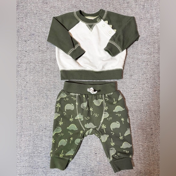 ••Cat & Jack Dino 2 Piece Sweats Outfit - Picture 1 of 3